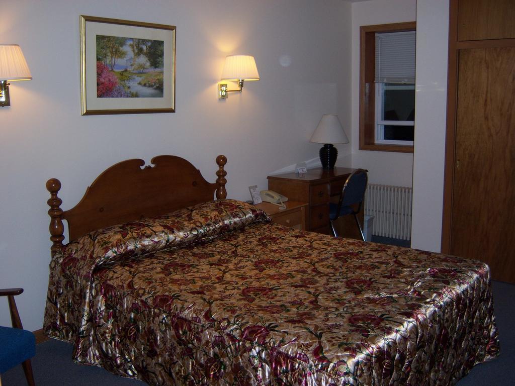 Travelers Inn Motel Eagle River Zimmer foto