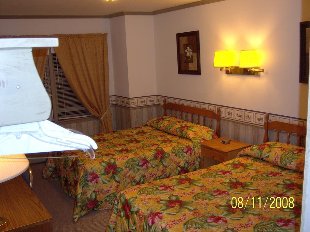 Travelers Inn Motel Eagle River Zimmer foto