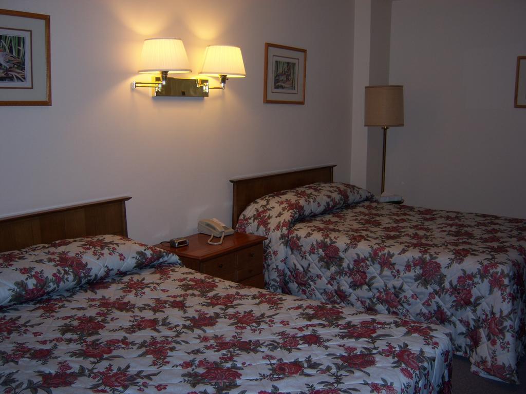 Travelers Inn Motel Eagle River Zimmer foto